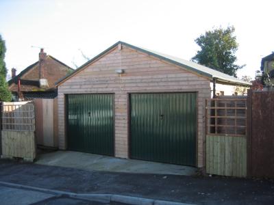 Pic 26. 6.0m x 6.0m Garage with felt roof