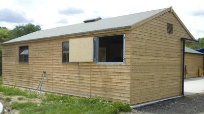 Pic 26. Photograph illustrating optional top doors and windows in rear of Loose Boxes